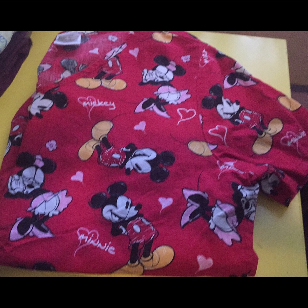 Mickey Scrub Top small